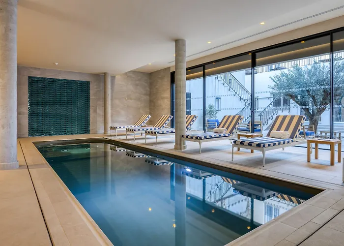 Отель Maison Albar L'imperator Ним